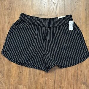 Maurices Black & White Striped linen shorts 🖤🤍